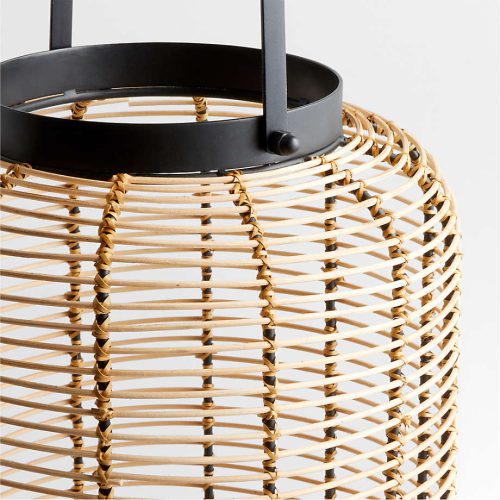 inviting-warmth-through-rattan-lantern-lighting-66ee8dc6f1586.jpg
